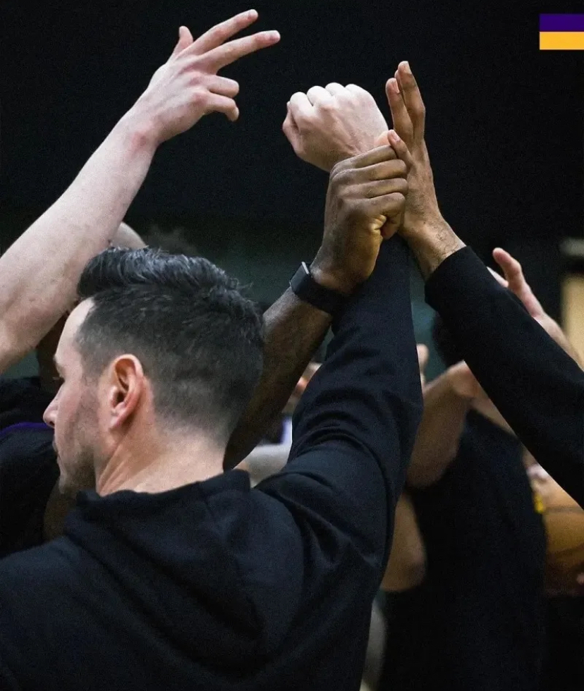 关于集结日NBA总决赛焦点战；洛杉矶湖人战术微调；管理层满意；轮换策略成焦点的信息-九游体育官网